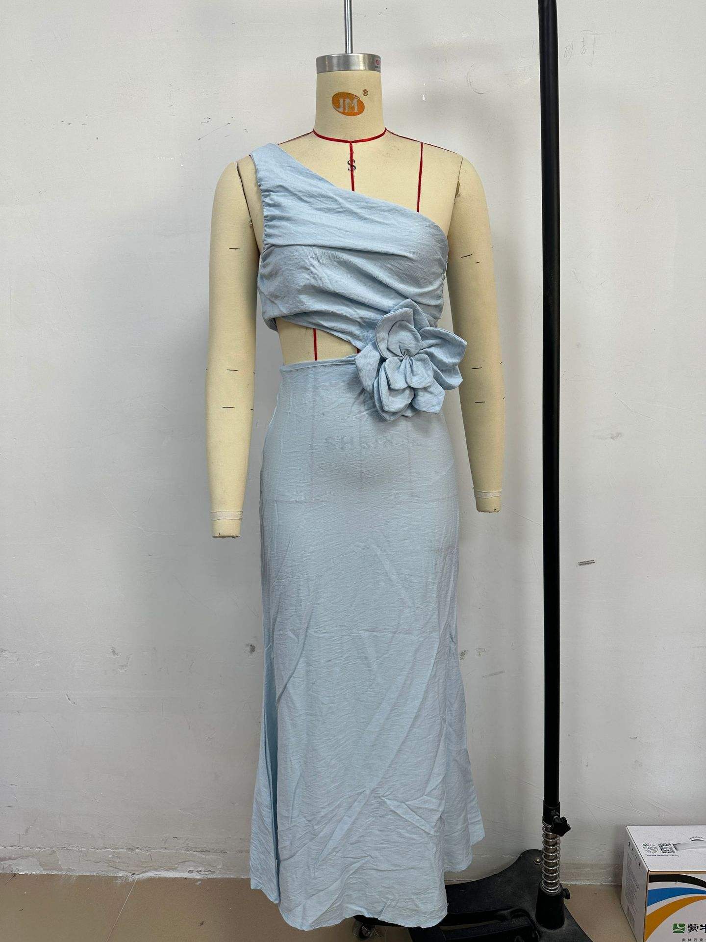 Stylish Summer Dress for Women with One Shoulder and 3D Floral Embellishment